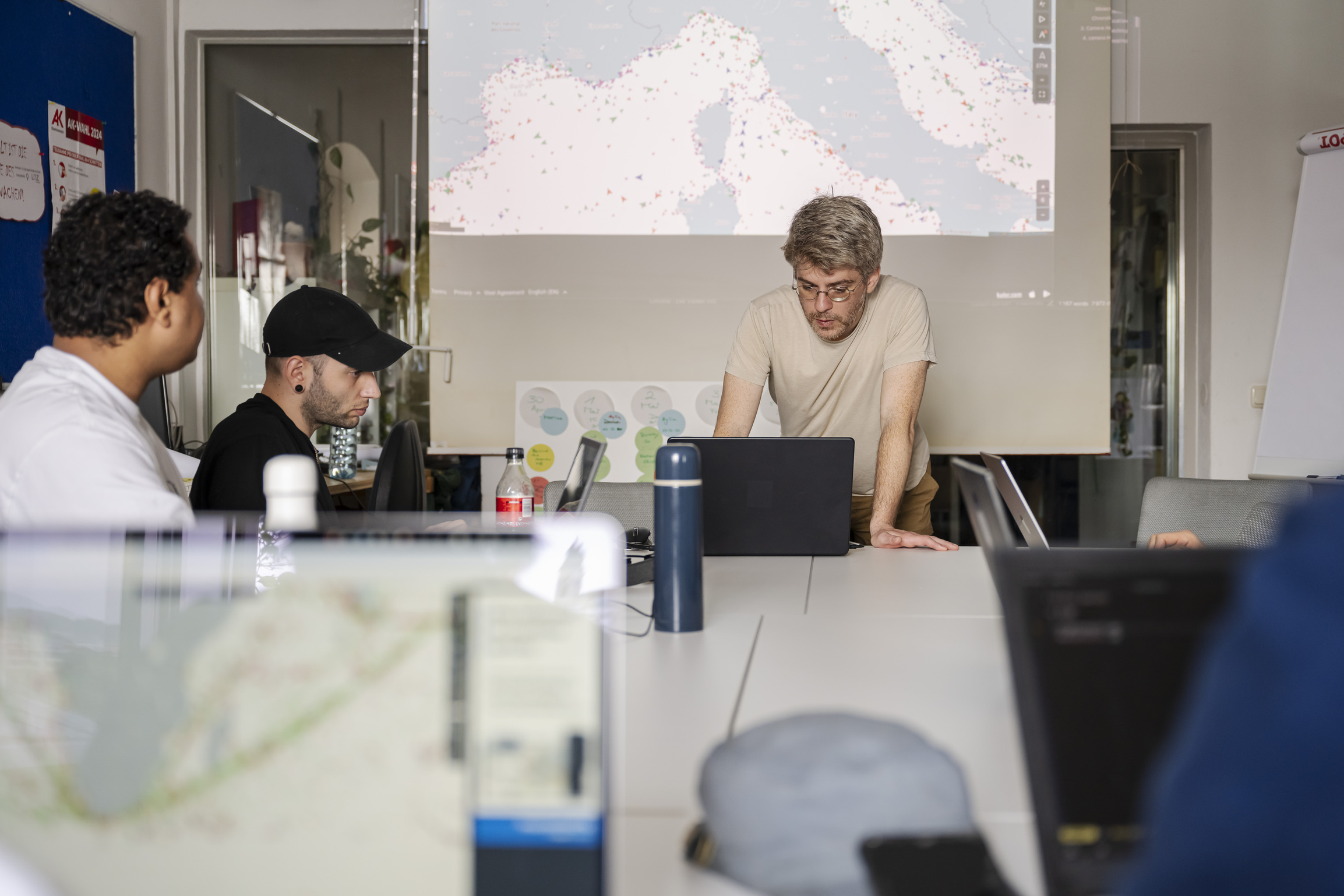 AMRO24 Exhibitions "How to navigate online images : introduction to OSINT and 3D camera-mapping", by Nicolas Gourault