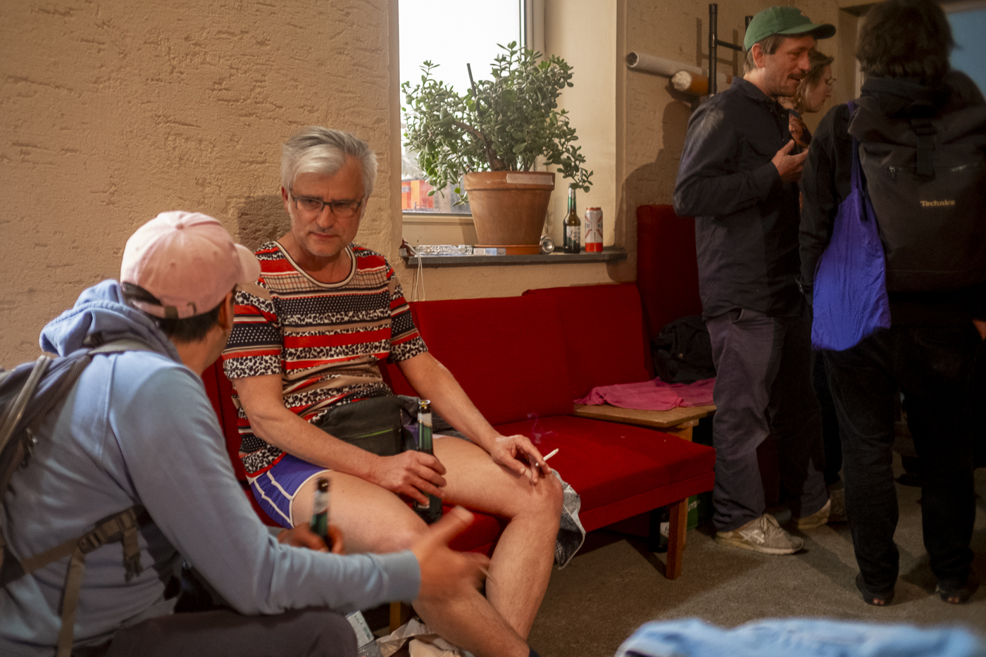 AMRO24 Exhibitions "AMRO Nightline #1 / @DH5", by Martin Gius & Sarah Groff Hennigh-Palermo & David Miller & DH5 Senior*innen Chor